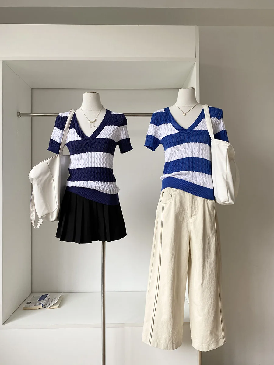 

Slim Fit Striped V-Neck Short Sleeve Knitwear Summer 2025 Korean Style Women's Fashionable Versatile High-End Feeling Top