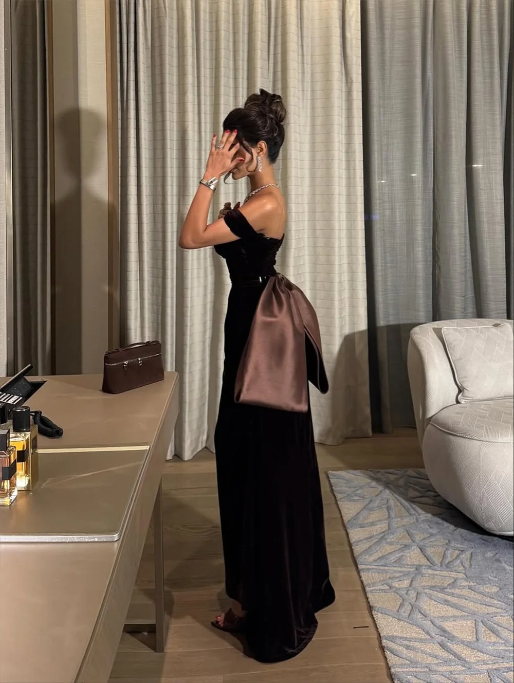 ชุดราตรีทรงเมอร์เมดแบบไร้สาย ดีไซน์หรูหรา เปิดไหล่ ประดับโบว์ ชุดออกงานพรอมสำหรับผู้หญิง สามารถสั่งตัดได้ ชุดคลาสสิกสำหรับงานปาร์ตี้ รุ่นใหม่ 2025