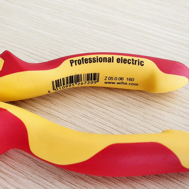 Wiha 26720 1000V Insulated Long Nose Pliers 160mm Chromium-Vanadium Alloy