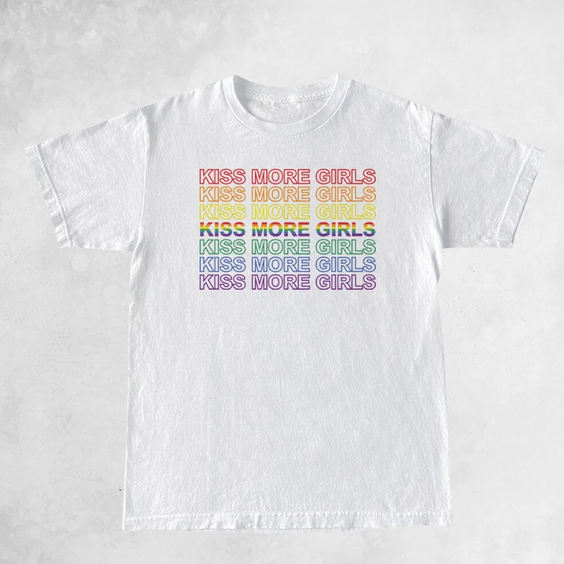 Pocałuj więcej dziewczyn LGBT duma koszulki gej lesbijska duma miesiąc 2023 T Shirt Slogan śmieszne koszulki tęczowa flaga Queer koszulki ubrania