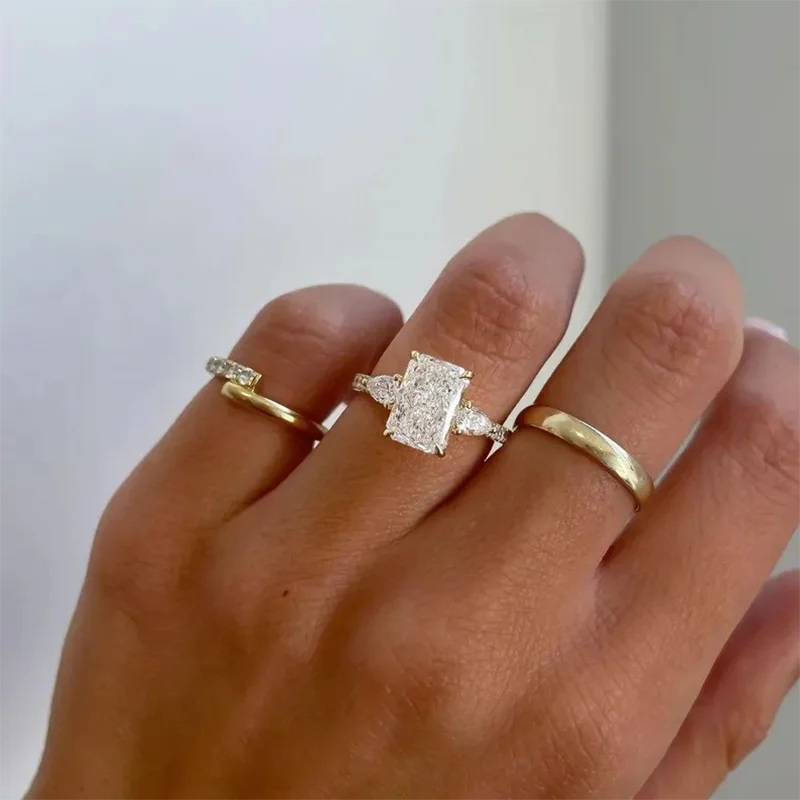 2.0CT Radiant Cut E / VS1 Lab Grown Diamond Three Stone Wedding Ring For Her Anniversary Diamond Ring IGI Certified