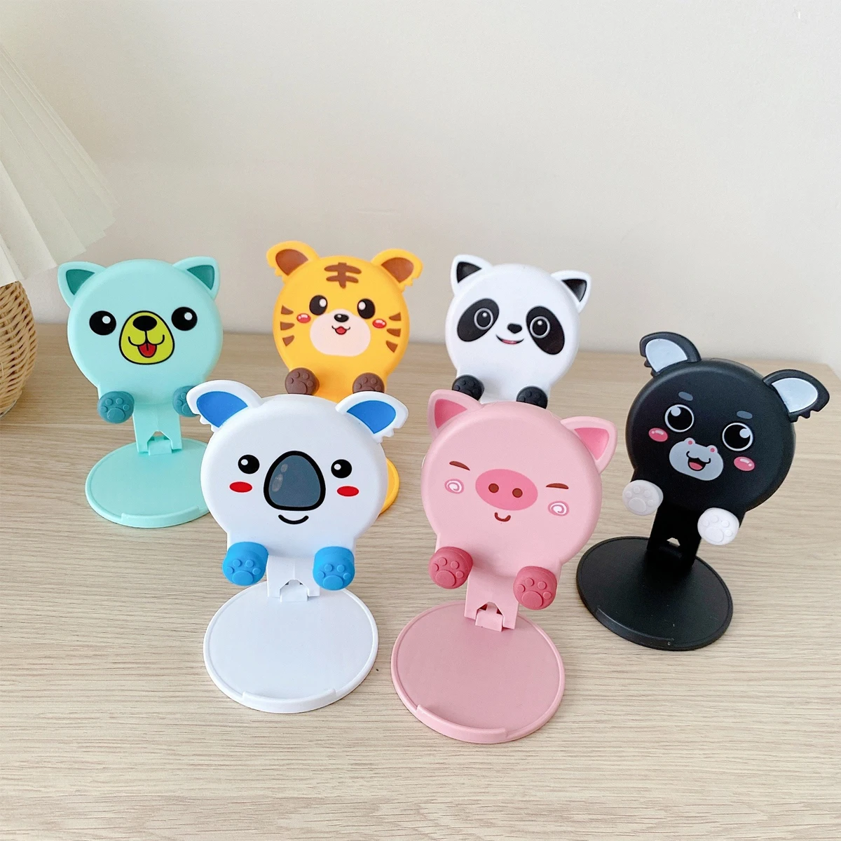 

Cartoon Panda Phone Stand Foldable Multi-Function Desktop Office Student Universal Mobile Tablet Holder