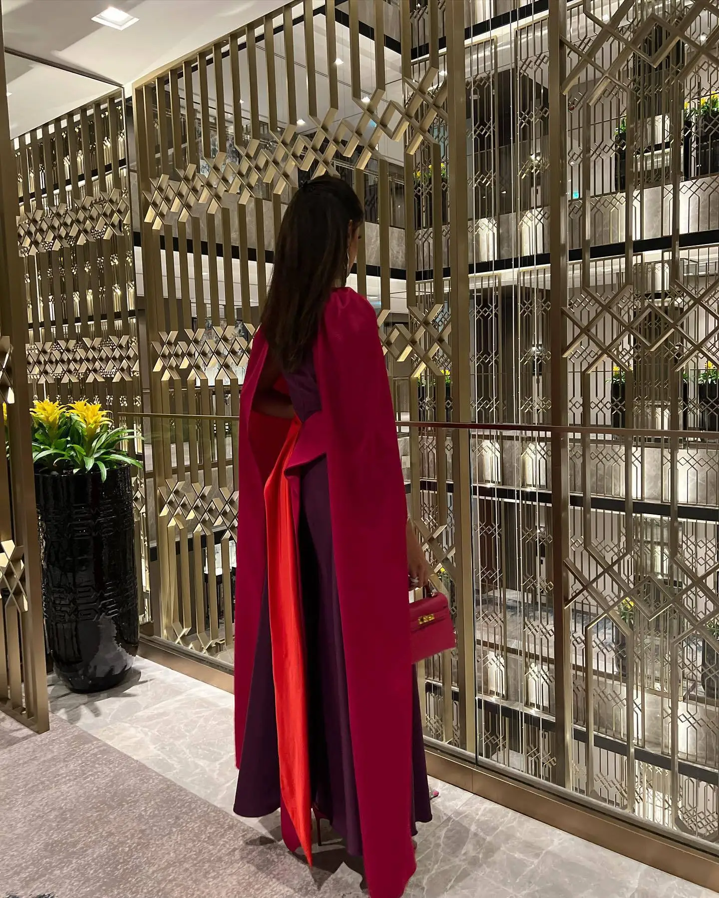 2025 가을 겨울 신상 여성 의류 발목 기장 섹시 스플라이싱 숄 볼 드레스 점프수트