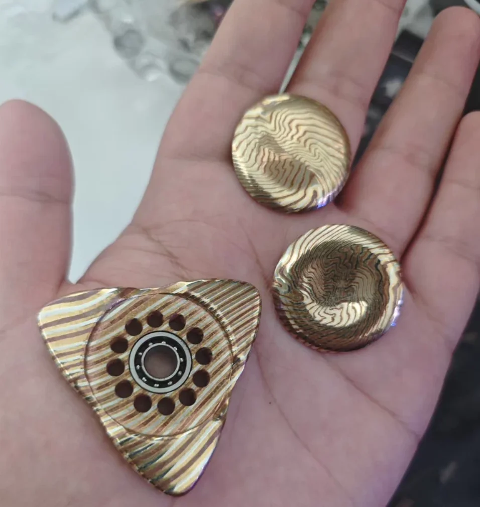 Giocattolo di decompressione fidget clone spinner EDC XL mokume usato