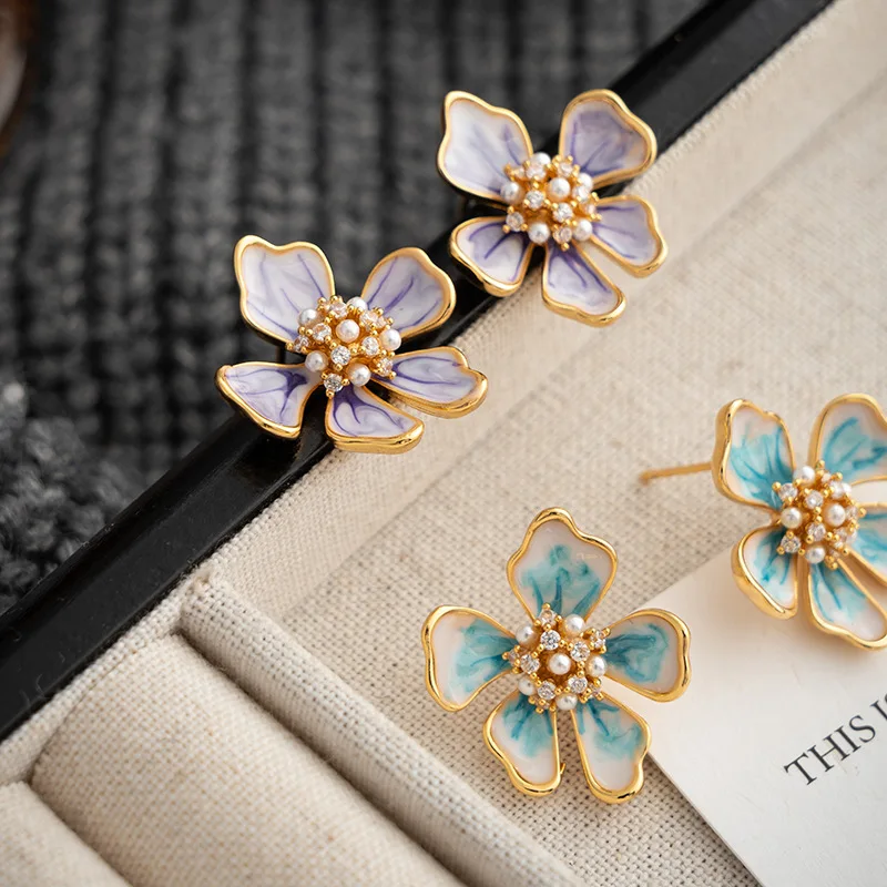 أقراط على شكل زهرة من اللؤلؤ الطبيعي للنساء أقراط بتصميم عتيق ومتخصص إكسسوارات أذن على الطراز الصيني الجديد