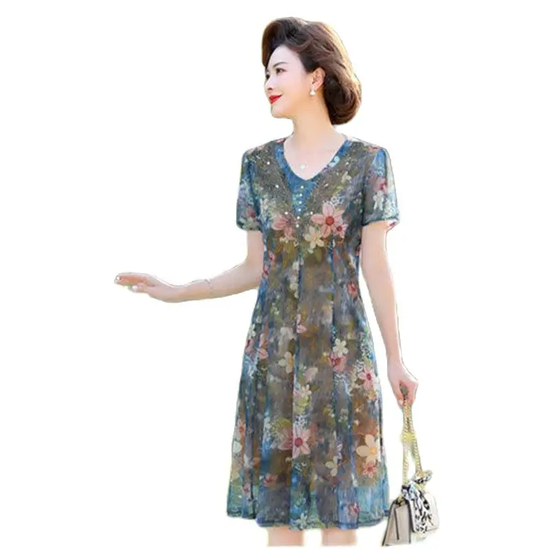 

2023 New Temperament Short-sleeved Dress Middle-aged Female V-neck Summer Noble Fashion Exotic Lace Floral Chiffon Skirt Female