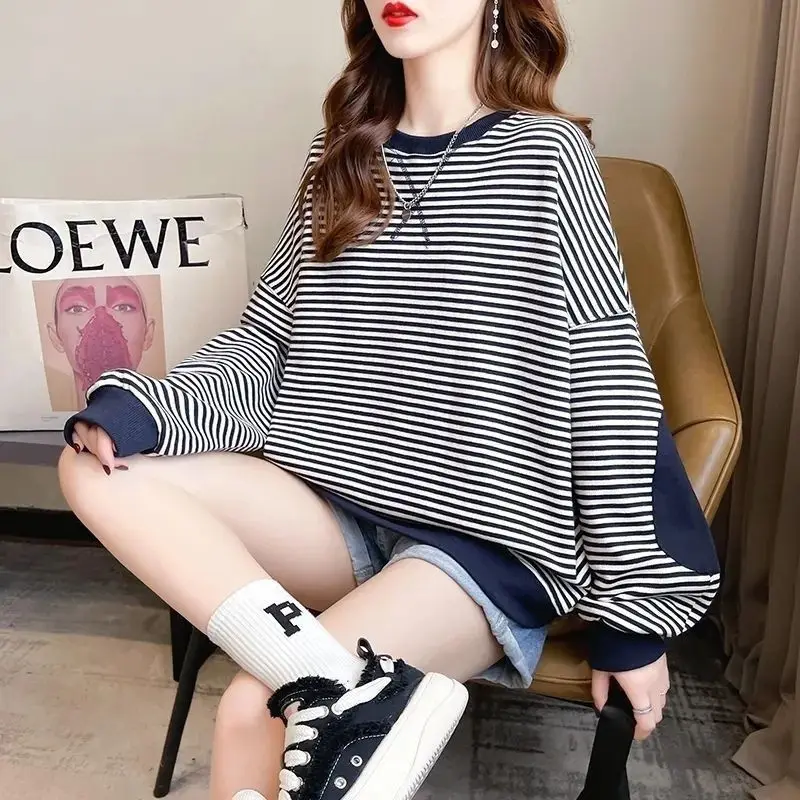 2023 New Spring and Autumn Fashion Trend Casual Loose Sport Round Neck Stripe Design Thin and Slim Oversized Women\'s Sweater