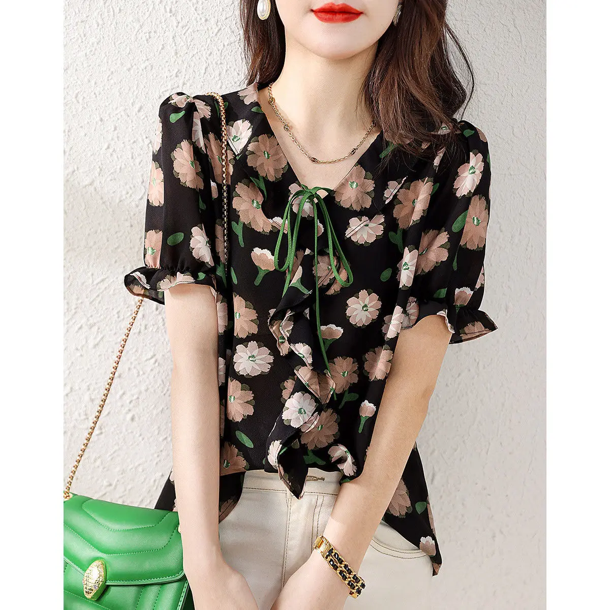 Blusa de chiffon com babados com design estampado para mulheres verão estilo fino solto casual emagrecimento mangas curtas