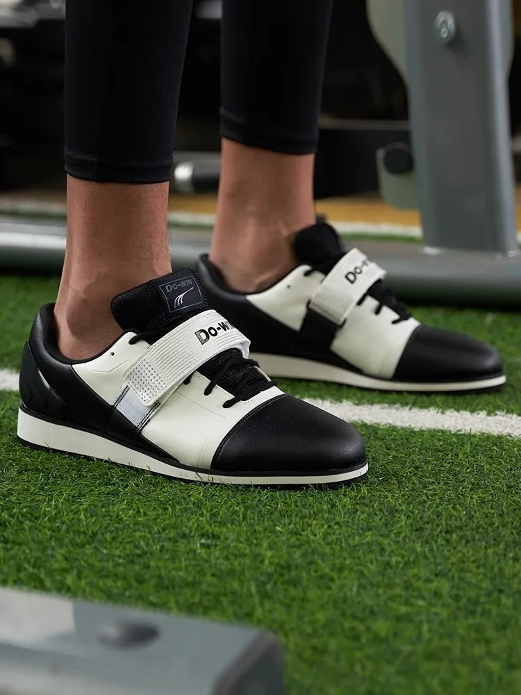 2025 New hot sale gym essential lightweight breathable powerlifting shoes squat training shoes weightlifting shoes very good