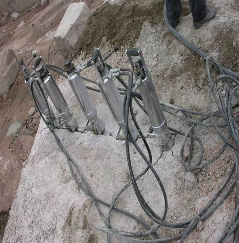 -ful 8HP diesel--ed portable hydraulic rock crusher for mining and demolition with a crushing force of 400 tons
