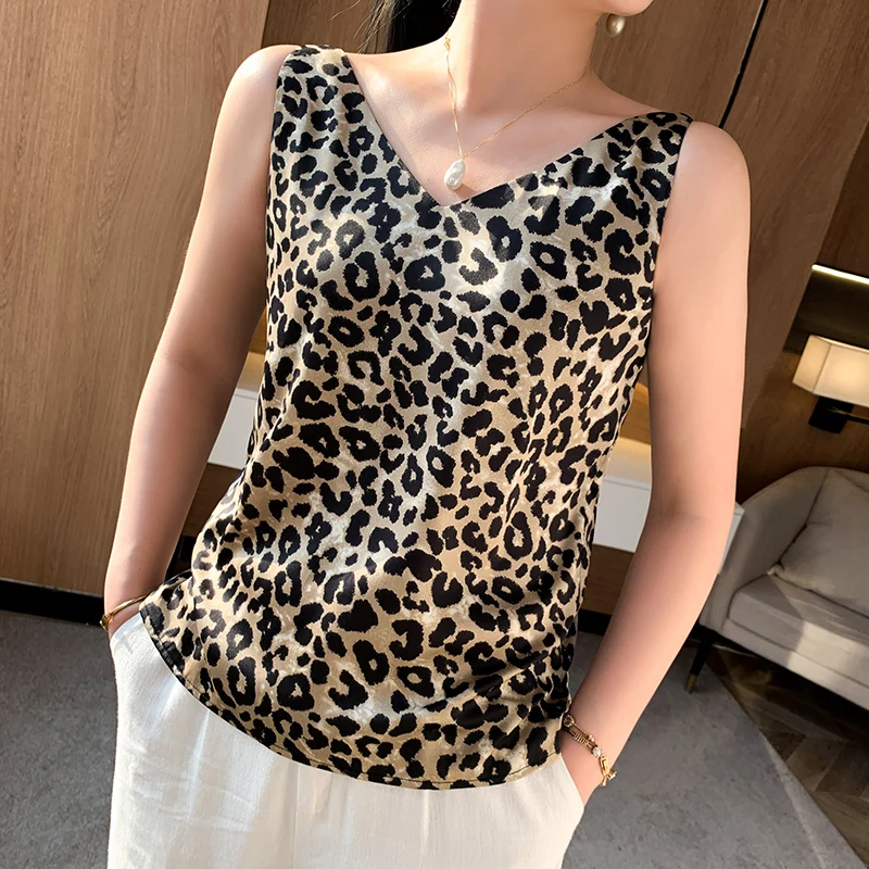 French Temperament Silk Camisole Female V-Neck Hem Split OL Style Suit Knit Inside 22 Spring Summer Leopard Print Sleeveless Top