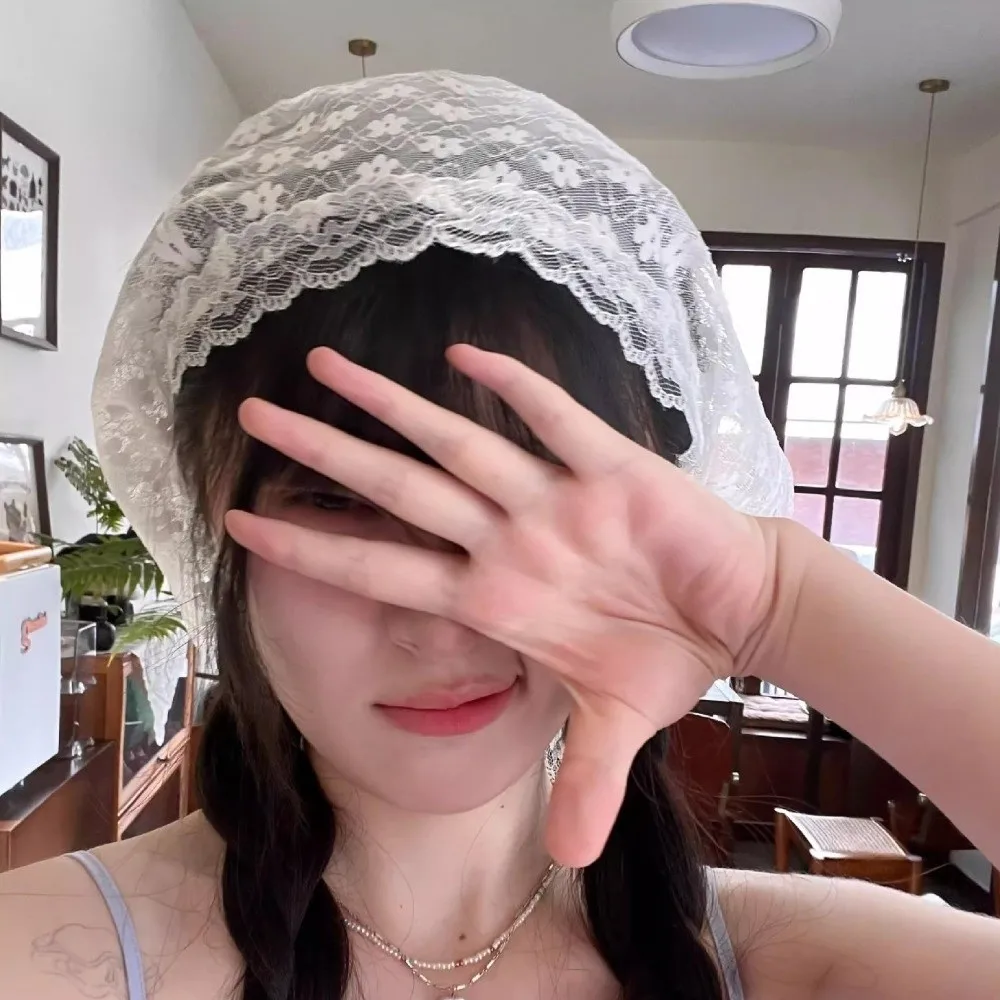 

Fashion Vintage Lace Flower Hair Scarf Shawl Thin Chic Style Sweet Headscarf Cute Bohemian Triangle Head Scarf Pastoral Style