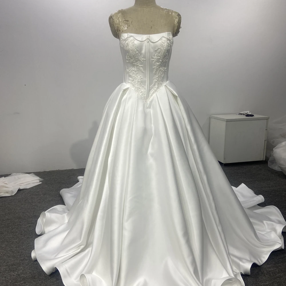 Customized Sleeveless Satin Bohemian Wedding Party Dress Backless Court Wedding Bridal Gown robe de mariée Sweep Train