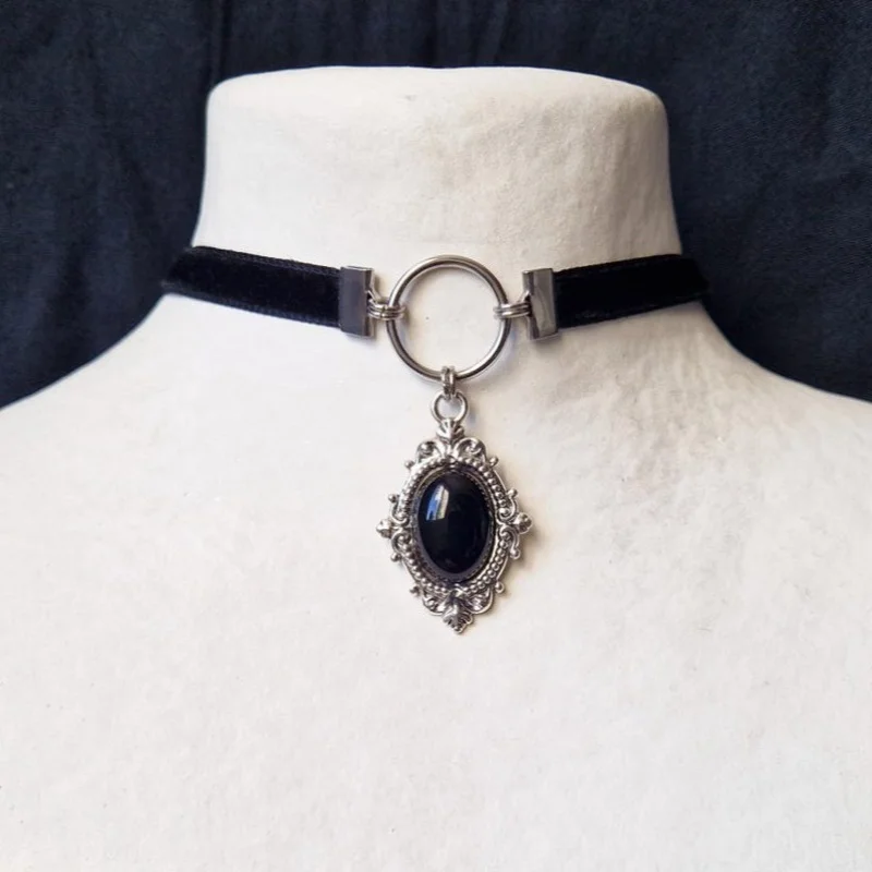 Schwarzer Halsband-Anhänger, viktorianischer Gothic-Gothic-Halsband, Rokoko-Halskette, Geschenk, Liebe für Sie, romantischer Charme, Hexenschmuck, Accessoires