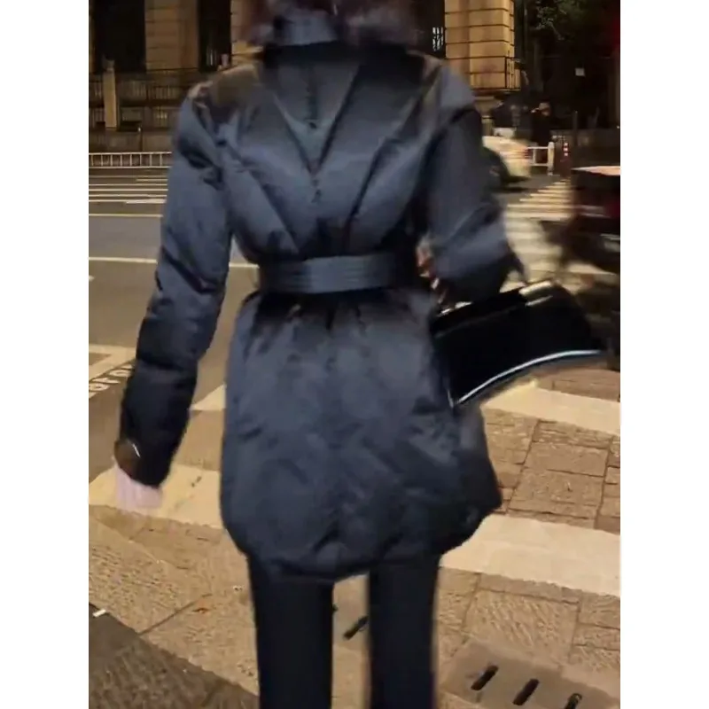 الراقية بيرليسسينت الساتان القطن دعوى المرأة السوداء الخامس الرقبة الدانتيل متابعة الخصر لتبدو ضئيلة ونبيلة مزاجه التنقل السترات