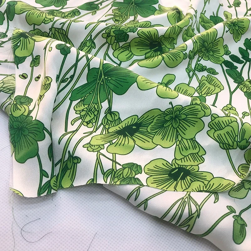 Green Clover Printed Polyester Satin Fabric Fashion Soft Clothing Scarf Shirt Fabric Cloth for Dress by the Meter