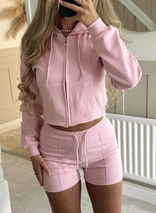 

2025 Autumn and Winter Sports Long Sleeved Sweatshirt Shorts Two-Piece Set Women's Clothing