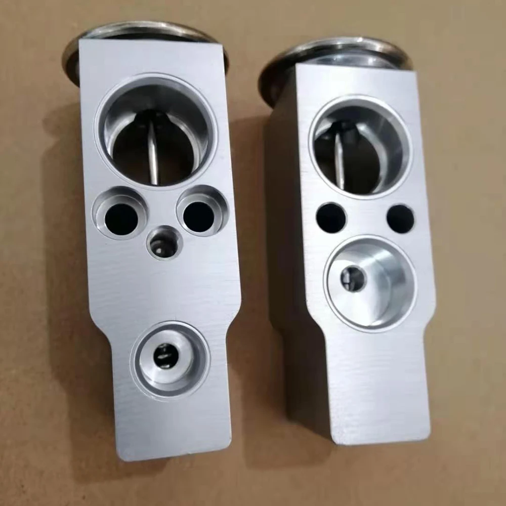

Good Quality Auto AC Air Conditioner Expansion Valve For 2005-2012 Toyota Avalon Denso 4752068 71989BS
