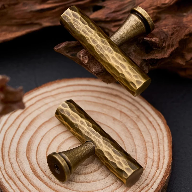 Luxuriöse Hochwertige TV-Schrankgriffe, Französische Gehämmerte Messing-Schranktürgriffe, Antike Bronze Schrank- und Schubladengriffe – Detail 4