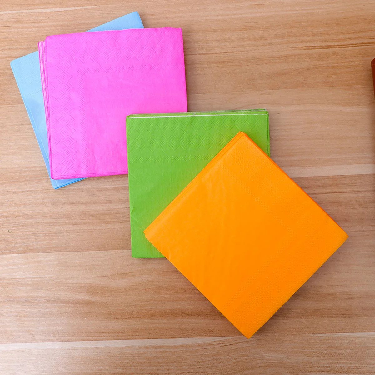 4 قطع من منديل المناشف للاستعمال مرة واحدة، أدوات مائدة لحفلات أعياد الميلاد