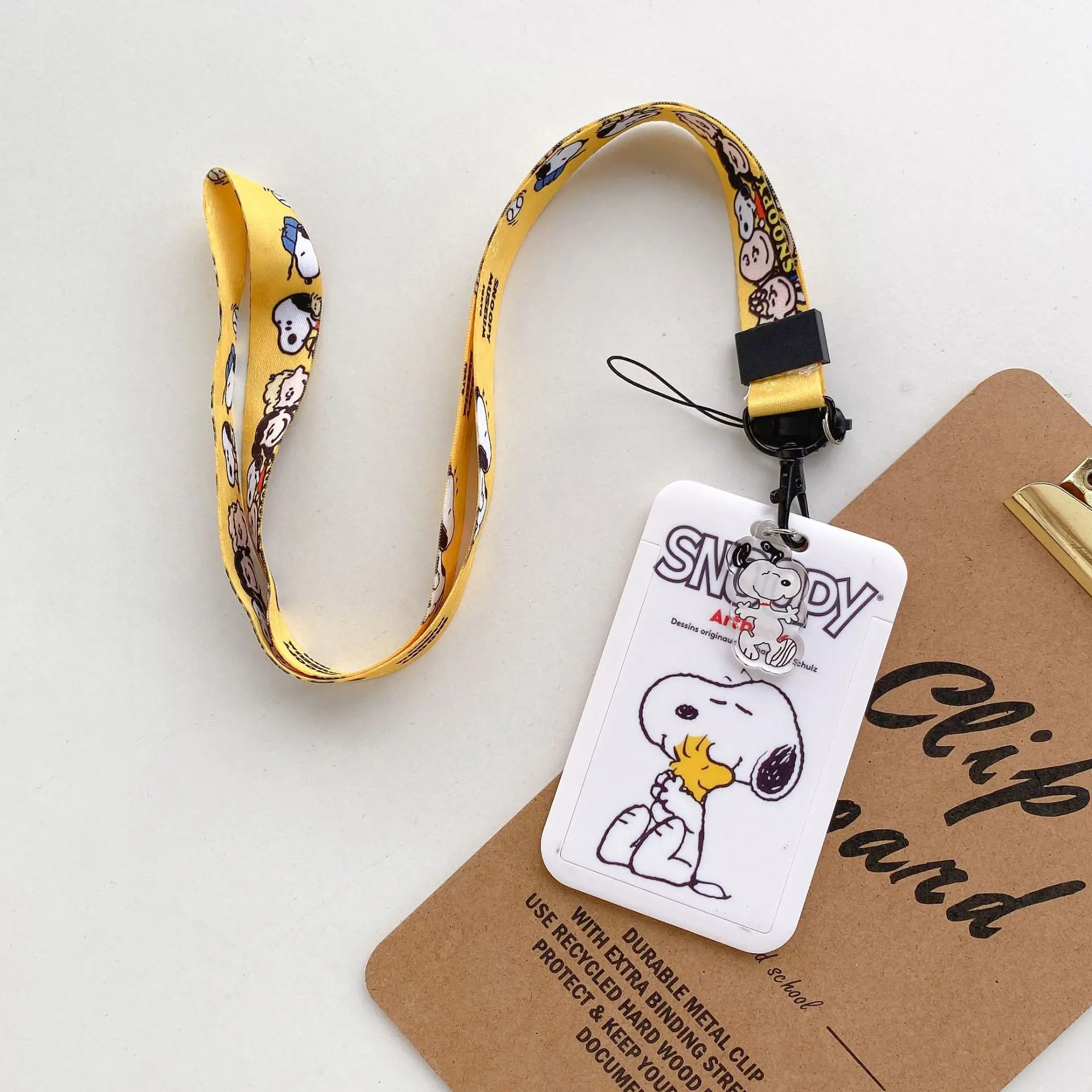 Snoopy Cartoon niedlichen Halter Karte Student einzelne tragbare lange Seil Visitenkarte Schutzhülle mit Schnalle Anti-Ent magneti sierung Karten tasche