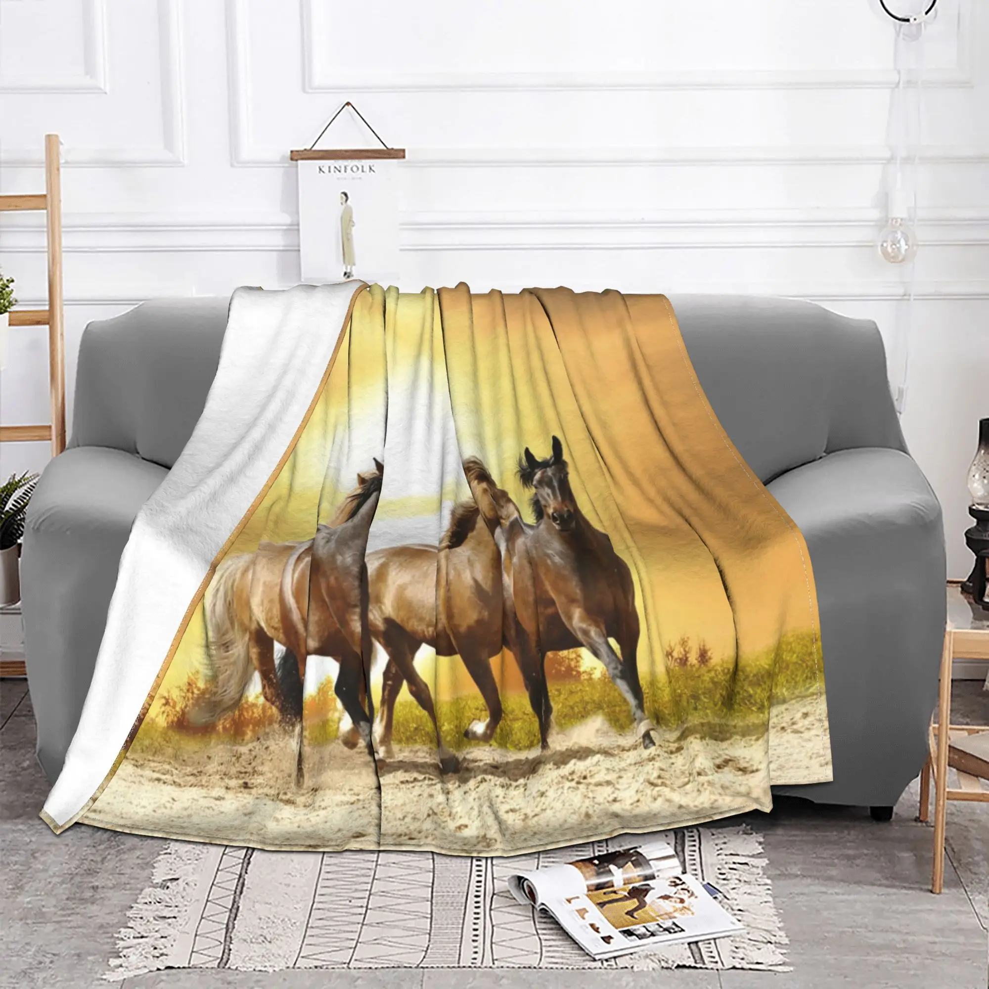 Wild Horse Blankets Galloping Animal Lovers Fuzzy Vintage Breathable Throw Blanket for Bedding Lounge Autumn/Winter