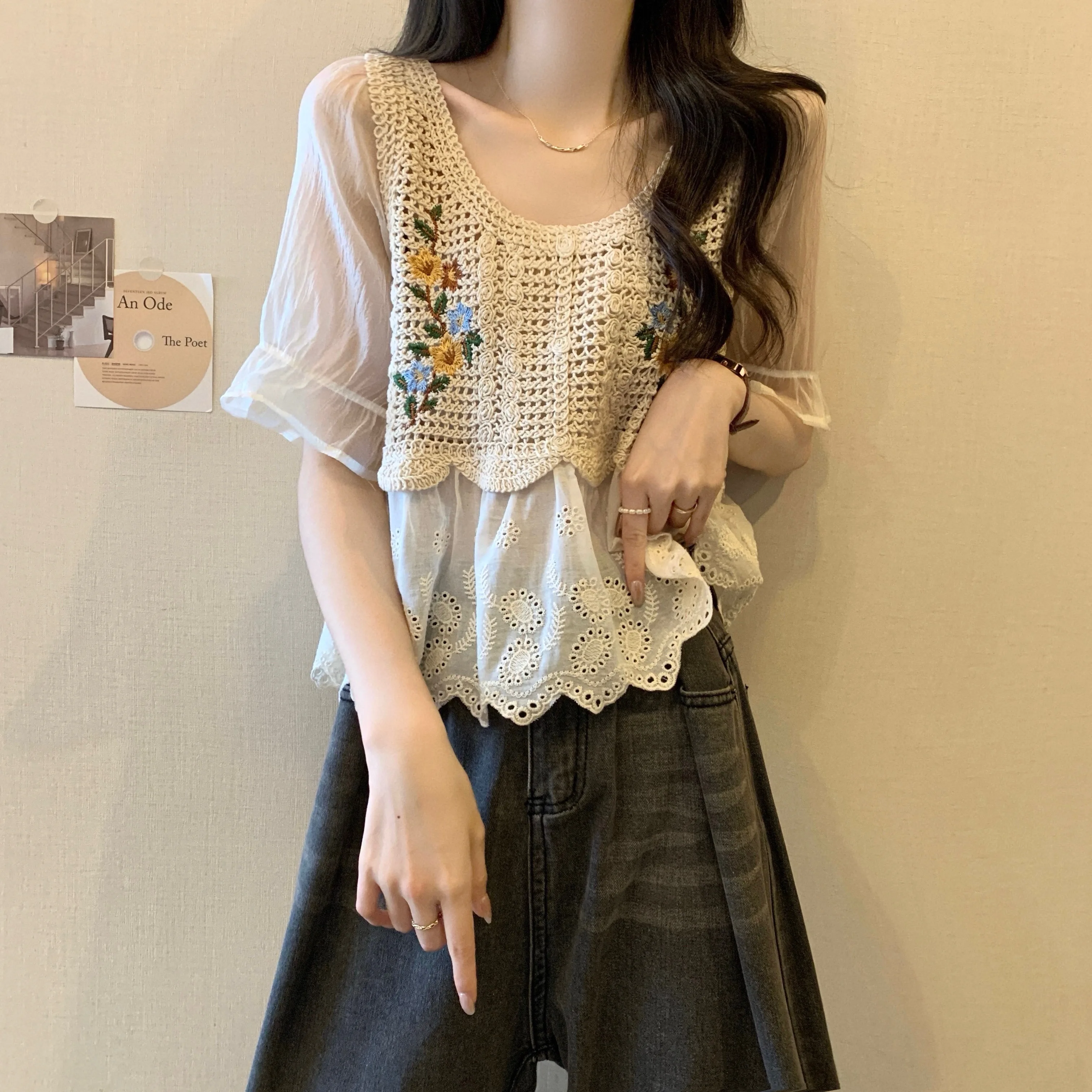 Bluzka na ramiączkach z haftem kwiatowym, szydełkowa, z ażurową koronką, bufiaste rękawy, top typu babydoll, damski, młodzieżowy, letni, fairycore, cottagecore, strój
