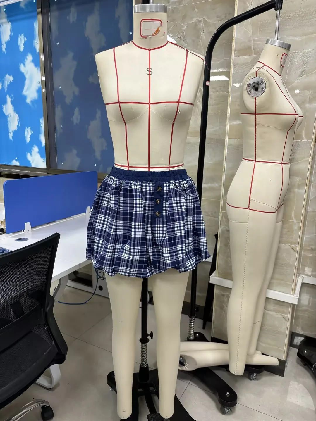 Women Plaid Bubble Skirt Vintage Elastic Waist A-line Mini Skirt with Decorative Buttons Casual Summer Streetwear
