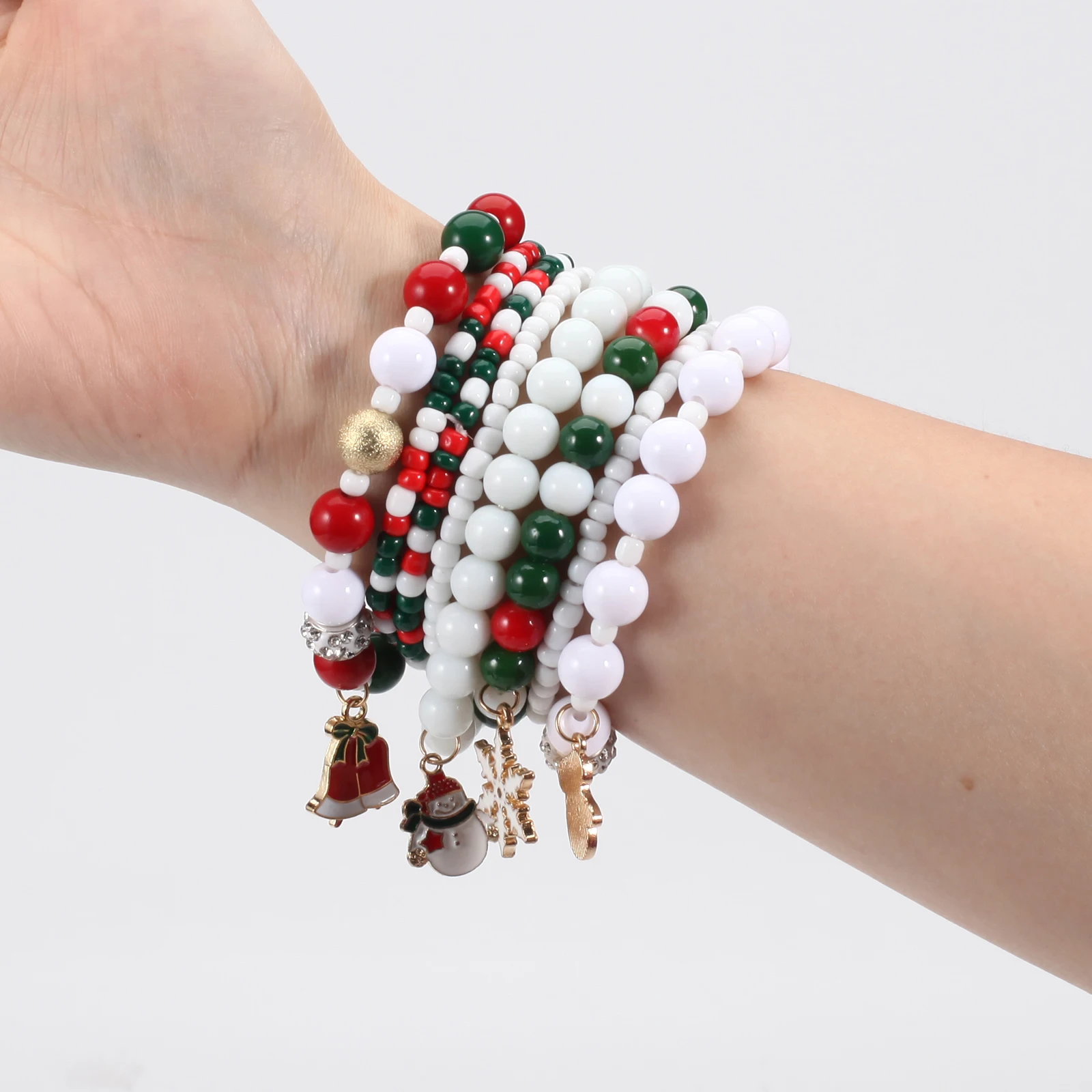 Christmas Bracelets bell Snowflake Christmas Tree Beaded Stretch Bracelet for Women Girls Thanksgiving Xmas Holiday Party Gifts