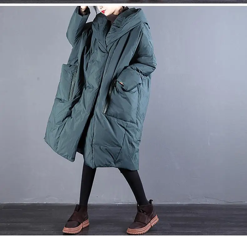 سترة نسائية شتوية أوروبية جديدة لعام 2025 من القطن سترة قطنية فضفاضة بقلنسوة كبيرة الحجم