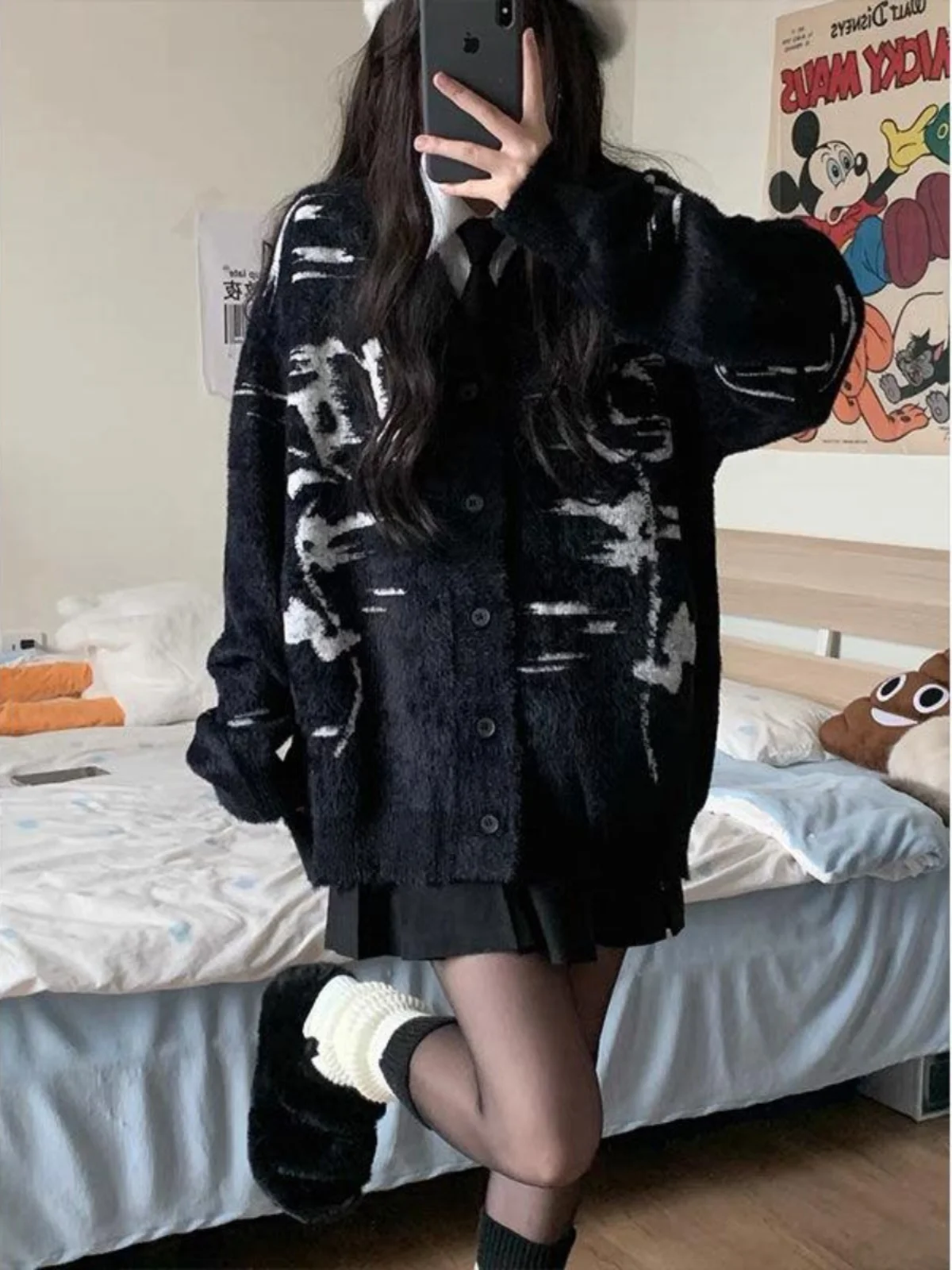 

Вязаный свитер Yabifeng в стиле Y2K для женщин, с V-образным вырезом, вышивкой и искусственным мехом, осенне-зимний дизайн, свободный кардиган без застежек