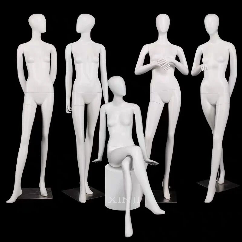 Different Postures Women Mannequin White Color Customized For Clothes Stores