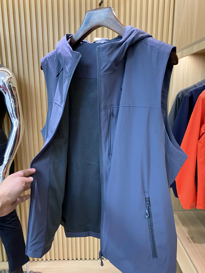 

Men's Outdoor Qui Dry Breathable Elastic Waterproof Hooded Vest Layering Sports Jaet Nylon Spandex Zipper Decorated Casual