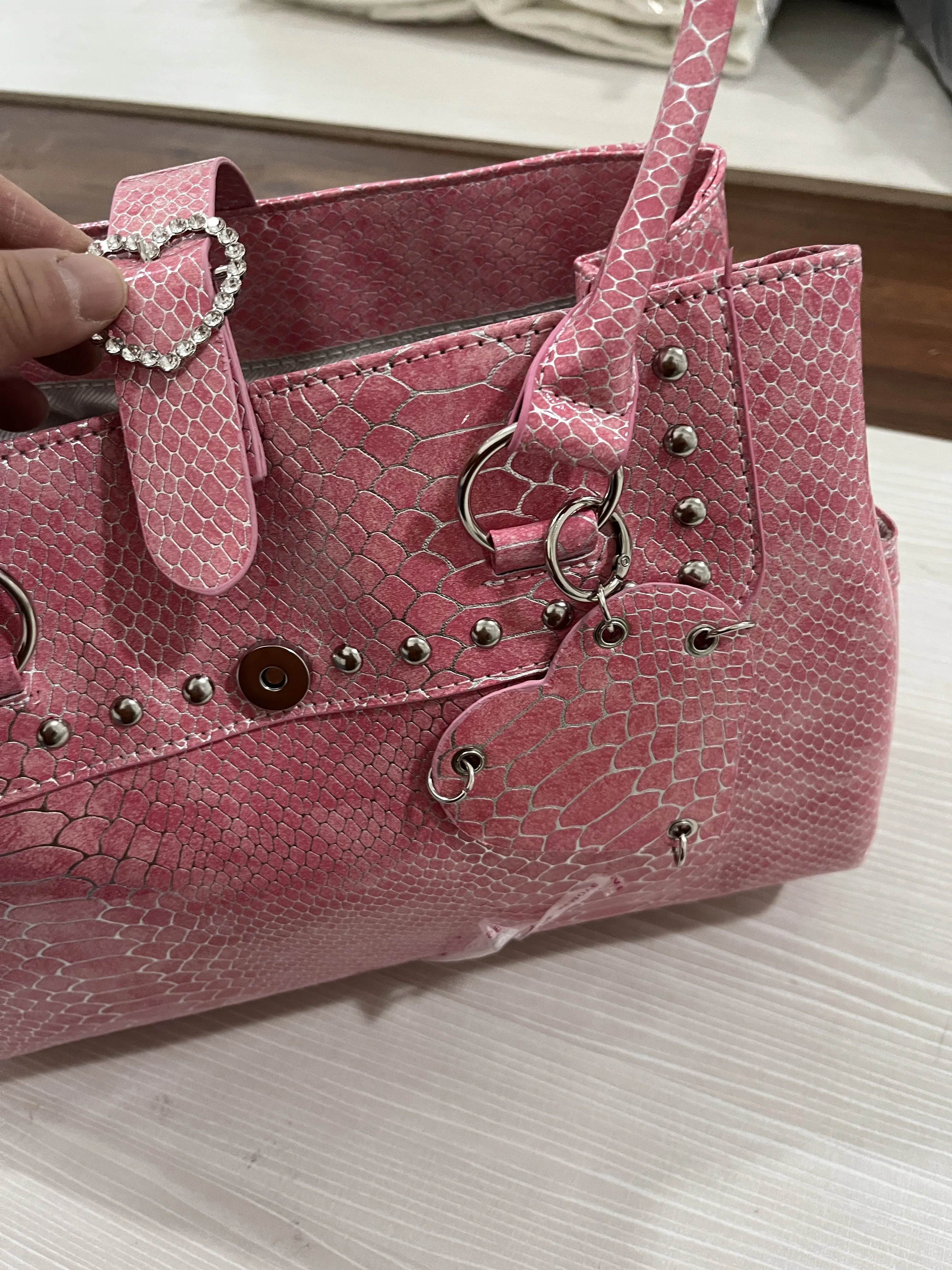 Umhängetasche mit Krokodilmuster und Prägung, Damenhandtasche mit großem Fassungsvermögen, Designer-Aktentasche, Y2k-Mädchen-Pendlermode-Handtasche, Rosa – Detail 20