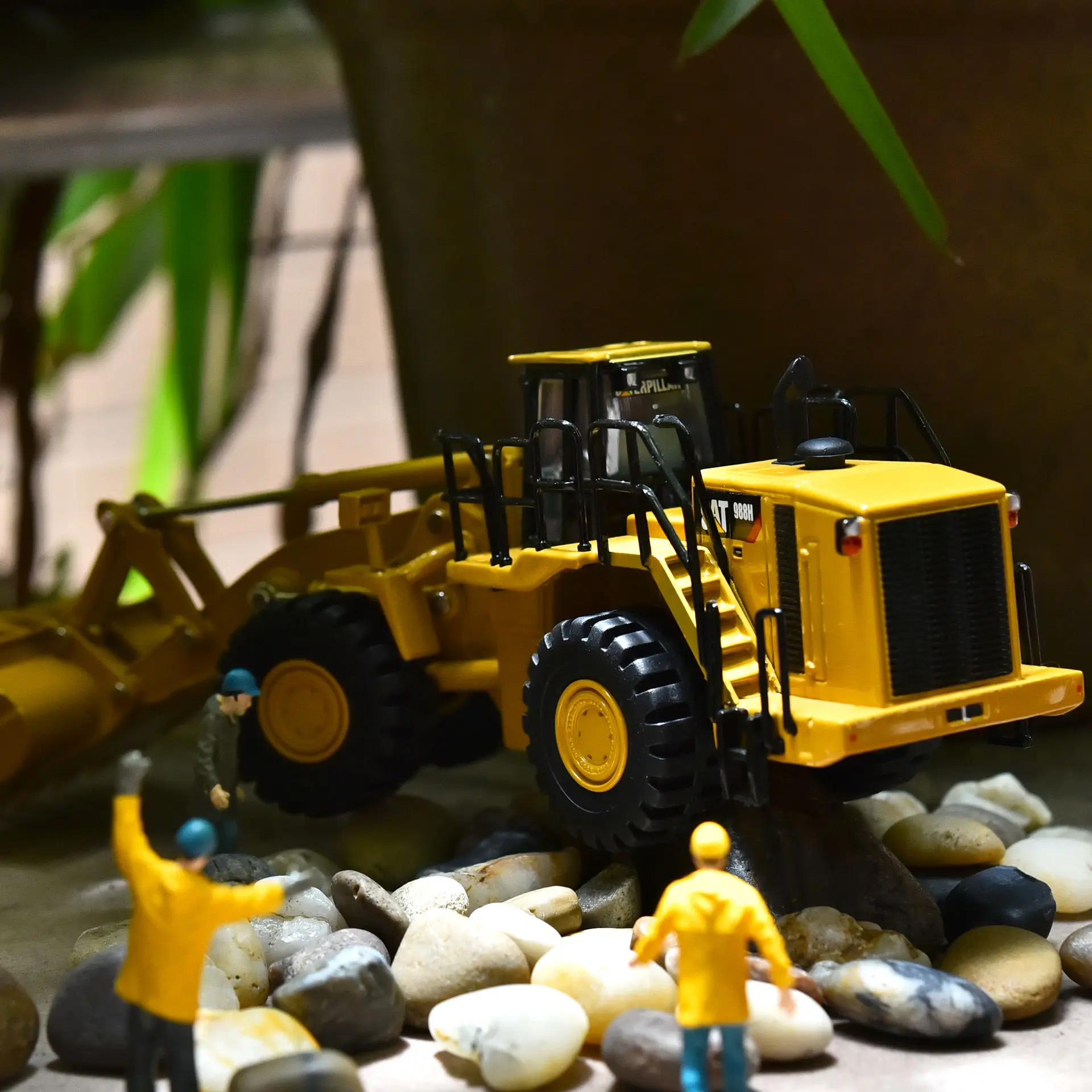 

1:64 DM Caterpillar CAT988H Loader Forklift Bulldozer Engineering Truck Alloy Simulation Model Toy Decorative Parts