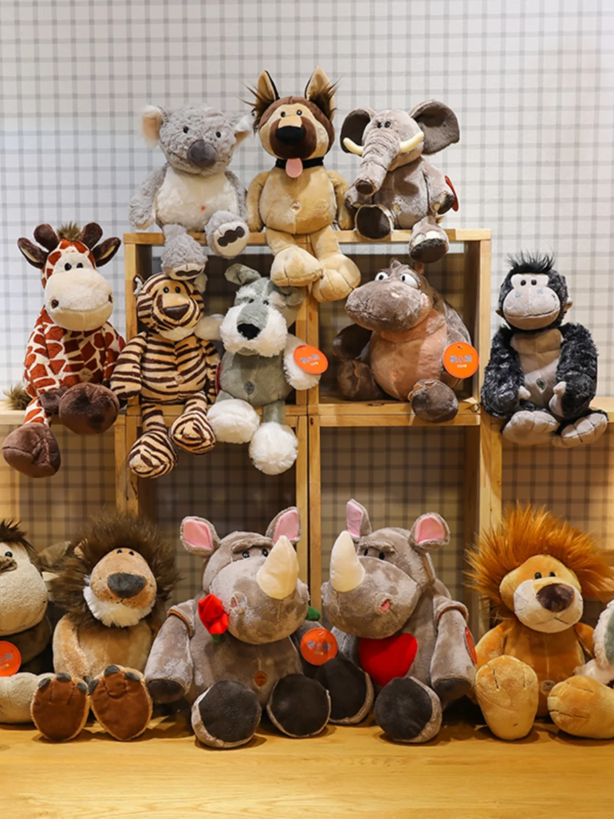 

Обновленные реалистичные плюшевые игрушки животных из джунглей: лев, обезьяна, слон, носорог. Мягкие игрушки для сна, милые украшения для детской комнаты.