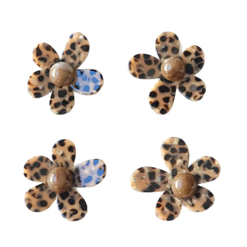 새로 도착한 30 개/몫 컬러 레오파드 패턴 인쇄 만화 꽃 모양 아크릴 비즈 diy 쥬얼리 의류 헤어 액세서리