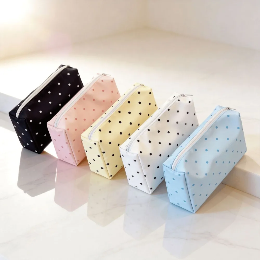 Fashion Polyester Cosmetic Bag Waterproof Large Capacity Makeup Bag Korean Style Polka Dot Travel Pouch Women