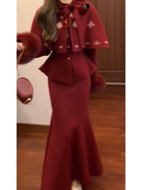 

Red Woolen Set New Chinese Retro Style Winter High-End Feeling Cloak Splicing Jacket Fish Tail Skirt Two-Piece Set New Year