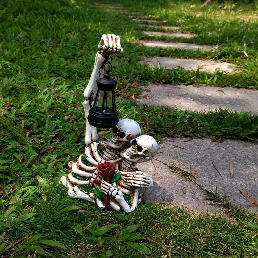 Solar-powered Led Light Statue Male Female Skeleton Decor Halloween Skeleton Couple Garden Ornaments for Graveyard for Outdoor