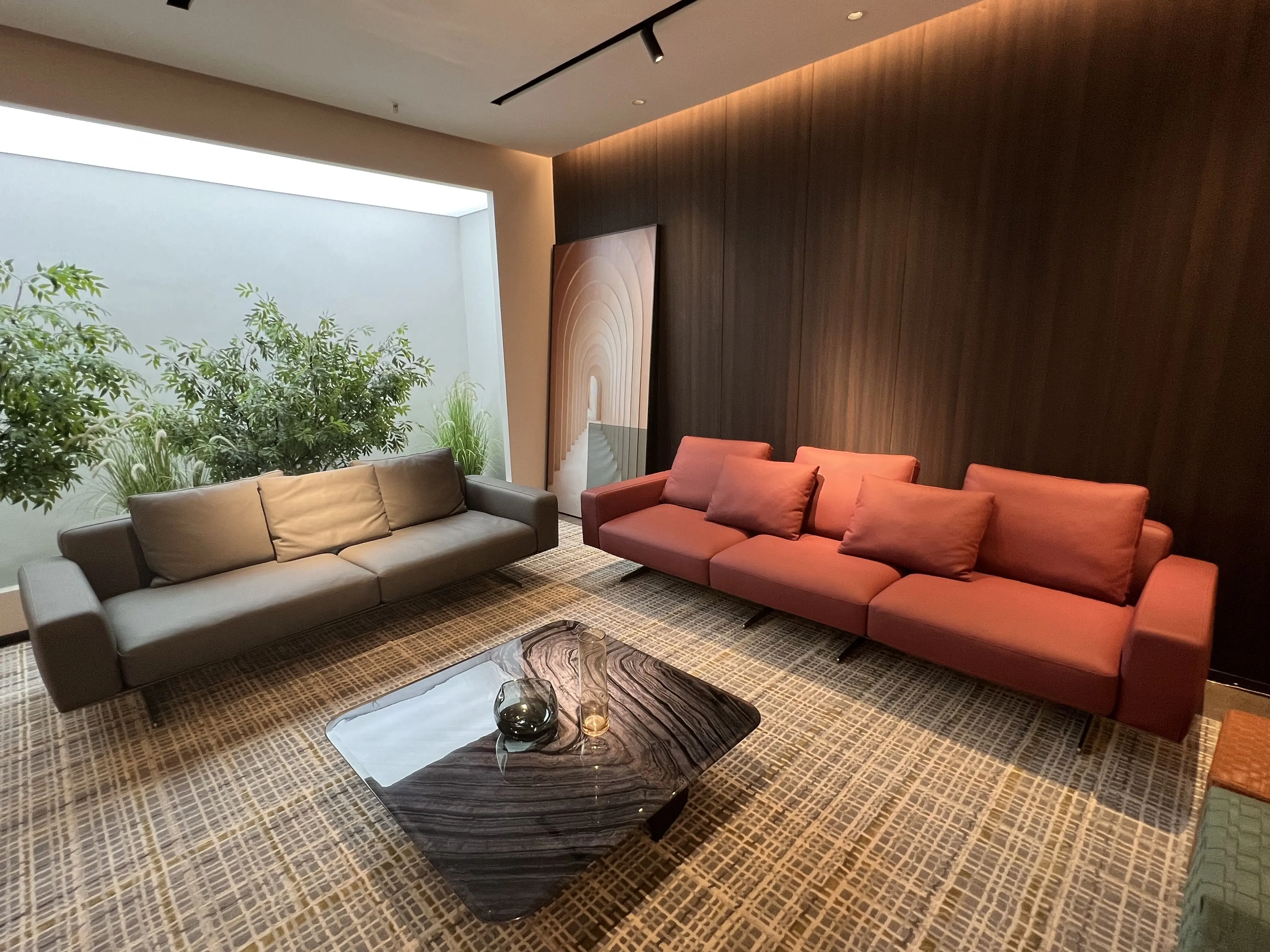 

#Modern Straight-Row Genuine Leather Sofa Handcrafted in Italy-Inspired Style