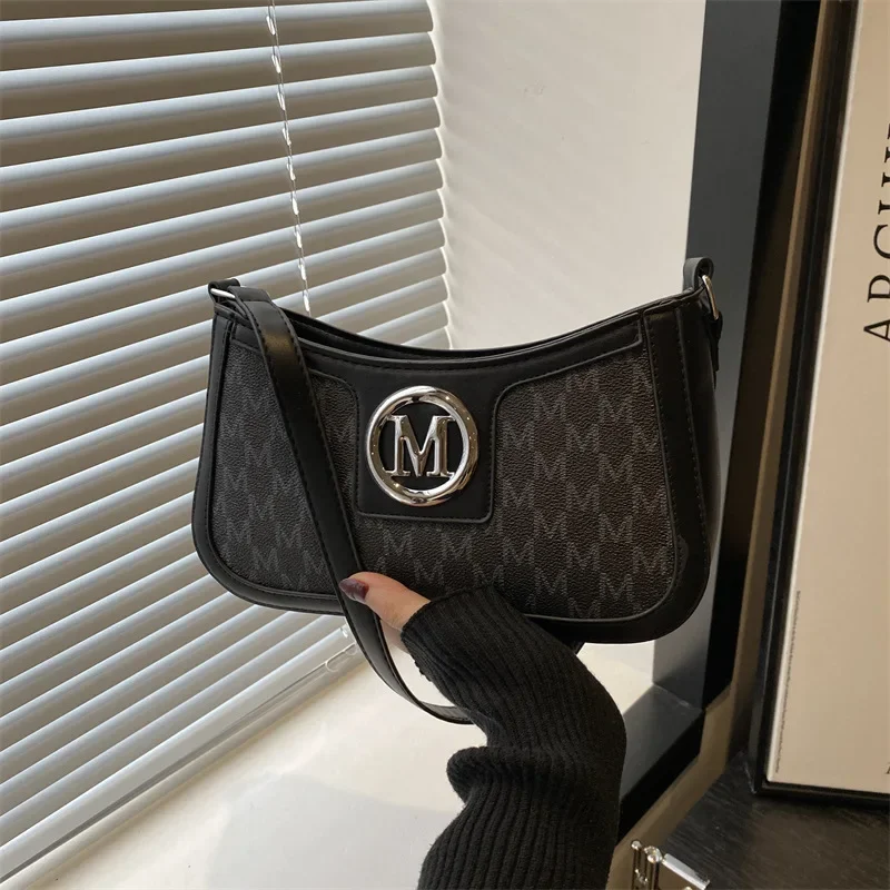 

2025 New! Simple Niche Shoulder Bag - Fashionable, Foreign Texture, Letter Print