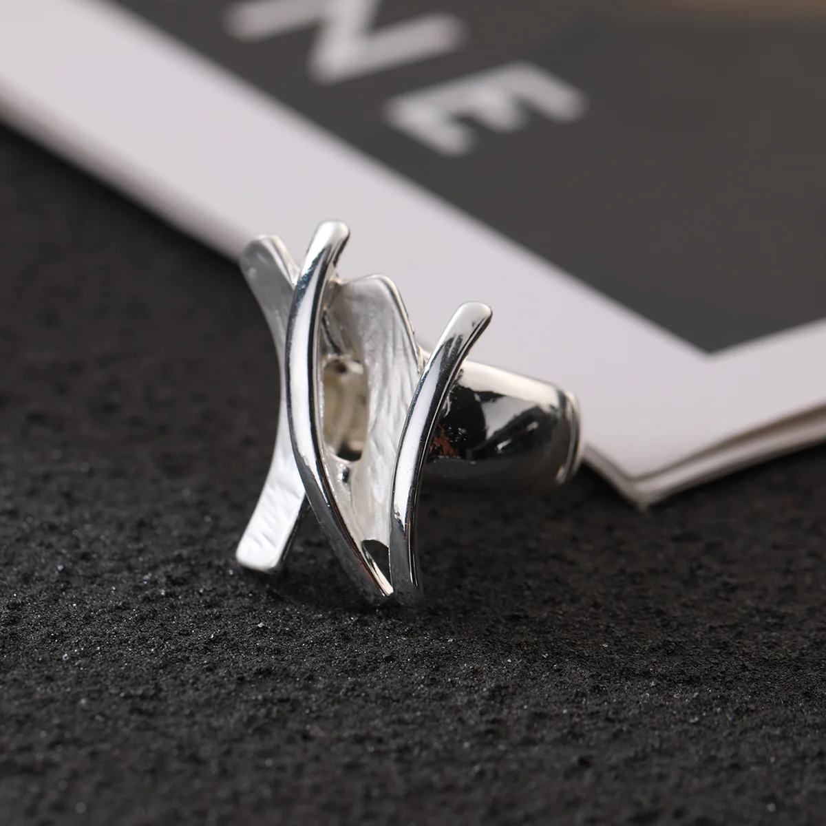 Foreign trade new fashion high-end matte irregular alloy accessories unisex European and American elastic rope live ring