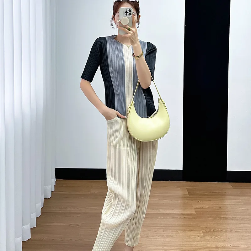 

Miyake 2025 Women's Suit Summer New Simple Striped Pleated Loose Top Solid Colour High Waisted Straight Leg Pants Two Piece Set