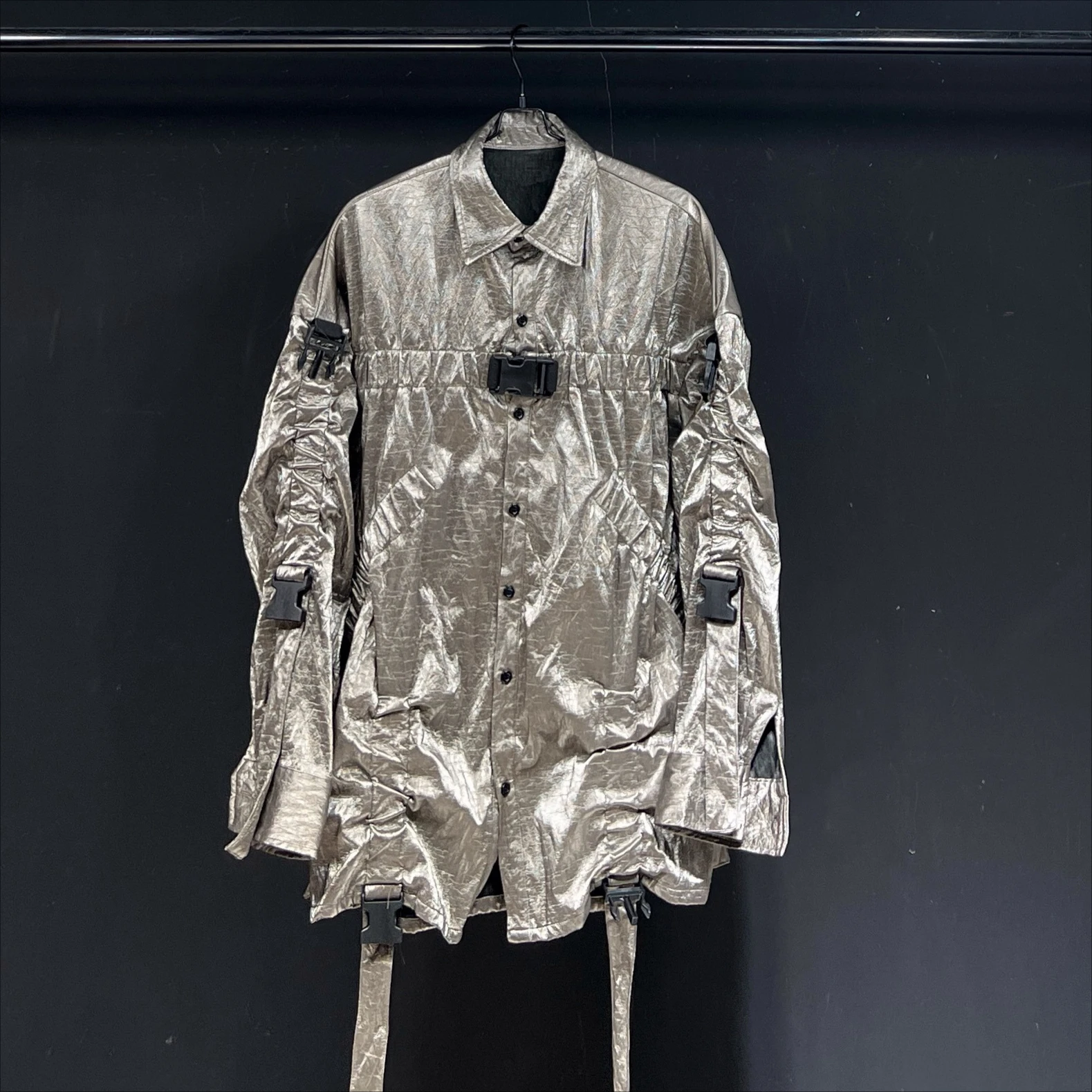 

Original Design 2025 Silver Belt Loose Casual Long Sleeve Shirt for Men Women Trendy Street Wear Hip Hop Creativity Blouse Tops
