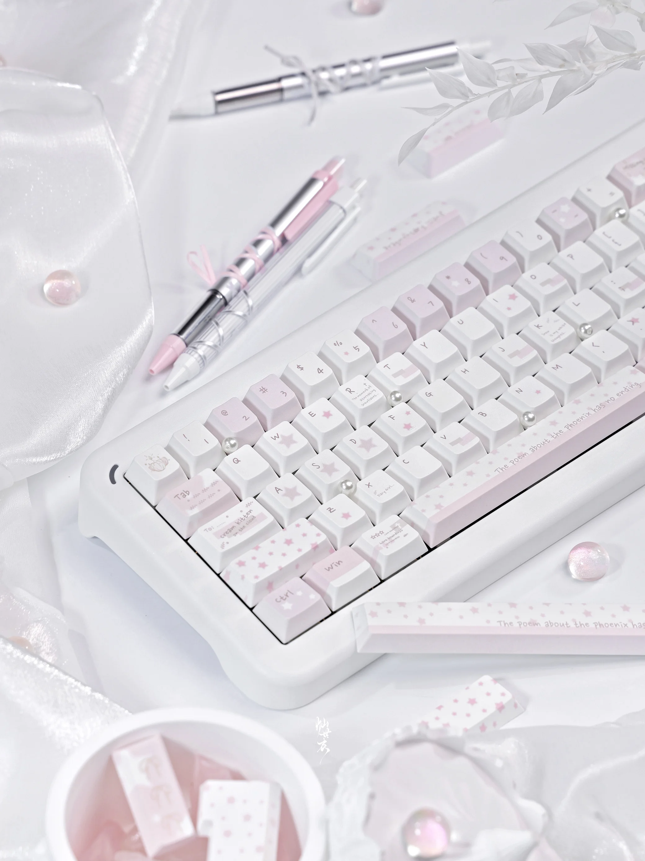 

Bluebird Whisper Keyboard Cap Gentle Pink White Cute New Original Factory Personalized Girlfriend Gifts Decorative Accessories