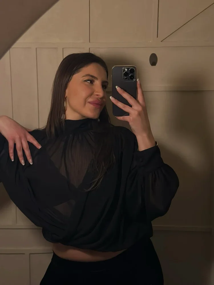 

Черная прозрачная шифоновая блузка женская элегантная с высоким воротом, длинными рукавами, на запах, полупрозрачный топ 2026, сексуальный клубный топ для вечеринок