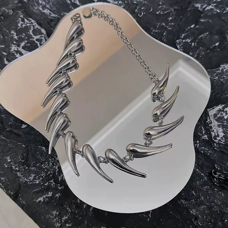 Punk Hip Hop Silver Color Rivet Chain Choker Necklace for Men Women Exaggerated Metal Water Drop Thorn Short Necklaces Jewelry