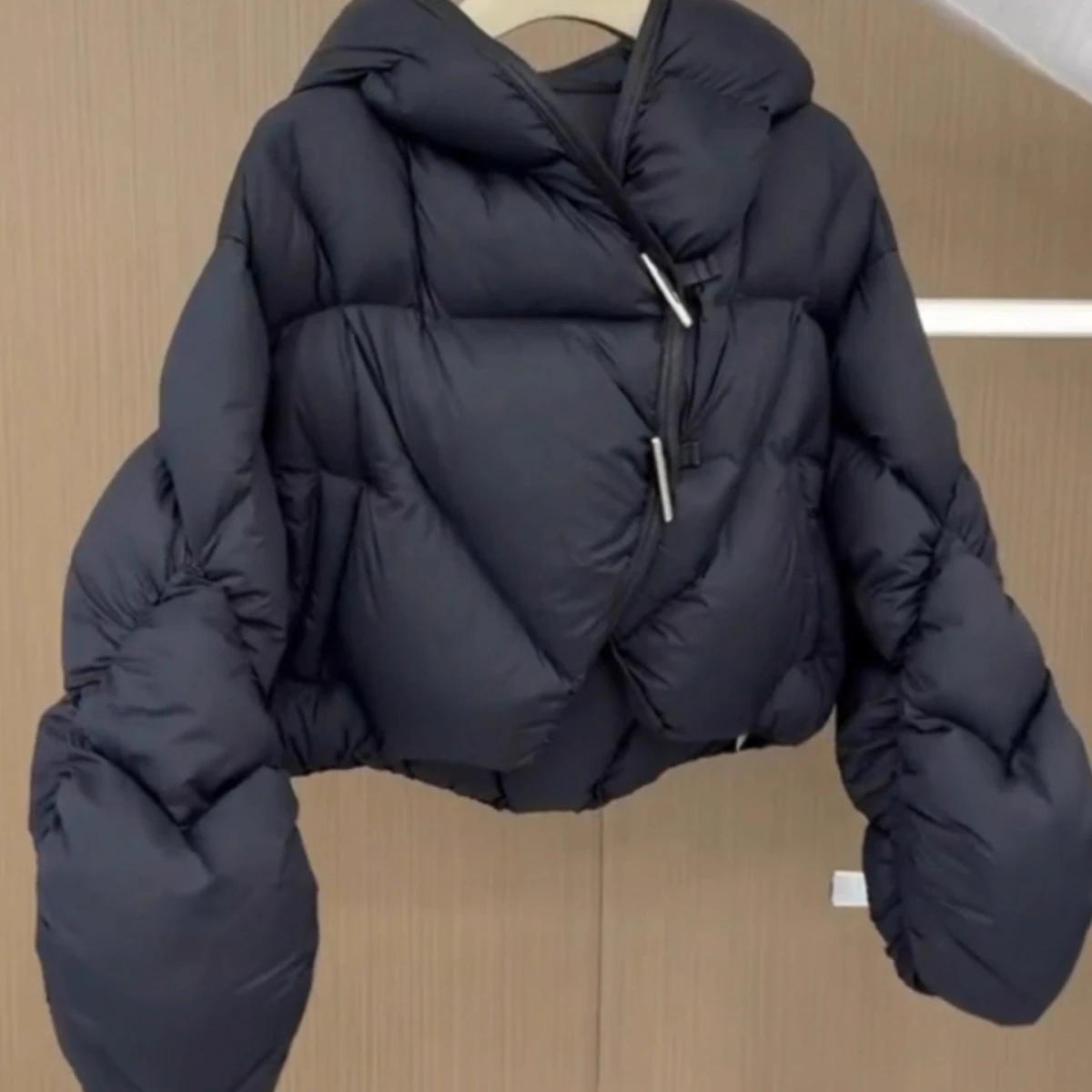 معطف نسائي شتوي جديد لعام 2025 قصير من القطن الأسود سترة نسائية ذات وجهين سميكة ودافئة فاخرة #5