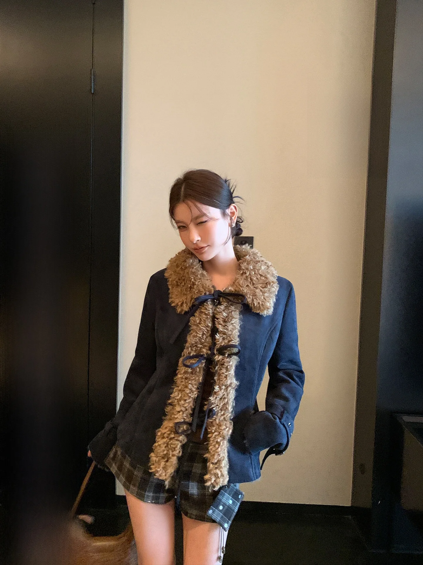 LIONE Castello Gola de pele de camurça vintage cor blo Jaet de couro sintético com cinto feminino ajuste regular casaco longo Sve